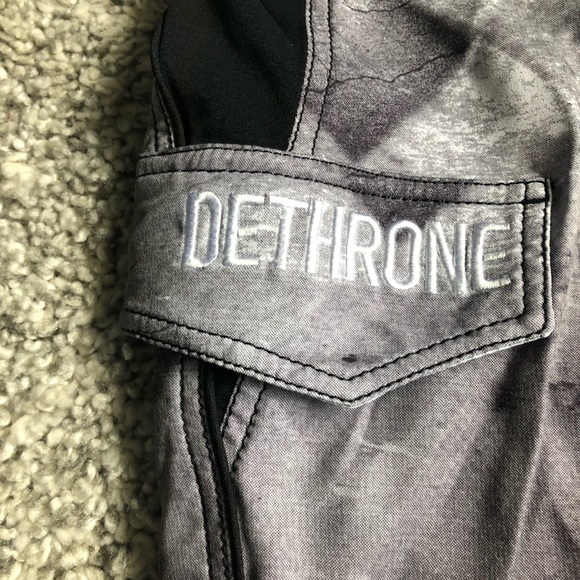 Dethrone shorts - Picture 3 of 6